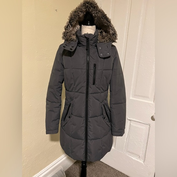 HALITECH Gray Puffer Coat with Faux Fur Hood and Slim Fit - Picture 1 of 12